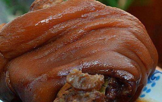 80岁爷爷将“酱肘子”秘方传给我,记住这5步,又香又烂不油腻