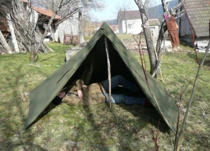 披风|二战时苏联士兵为什么喜欢穿披风?难道想耍帅?别傻了!这东西的作用大着呢