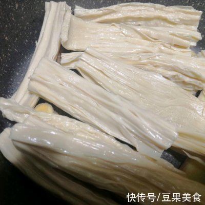  腐竹焖五花肉你这么做，好吃到停不下来