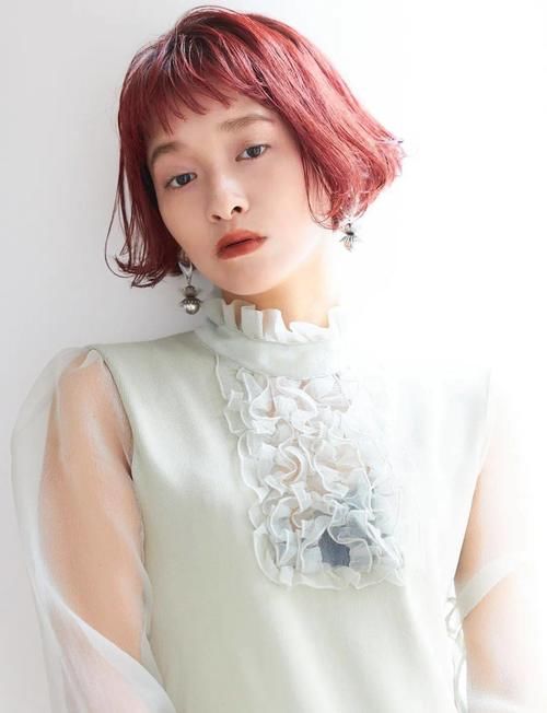 奶茶米棕or鲜艳橙红，给春天点颜色看看