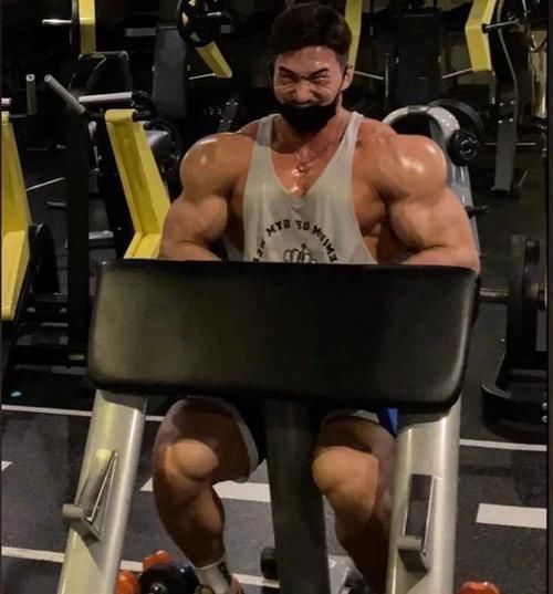 背部|获得过中国健体大赛亚军,肌肉太强了,女友心目中的男神