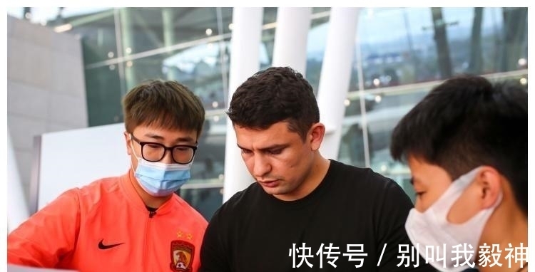 李霄鹏|中国足球危机爆发!归化3核心或缺席本土亚洲杯,李霄鹏这回麻烦