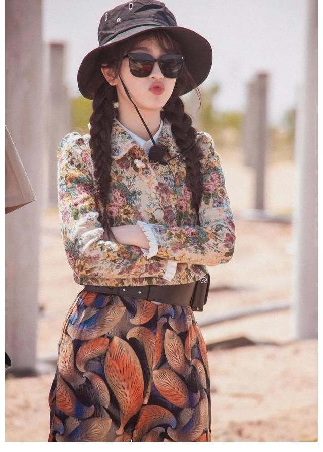 杨超越|极限挑战宝藏行真团宠:杨超越出场方式成焦点,虞书欣全程被忽视