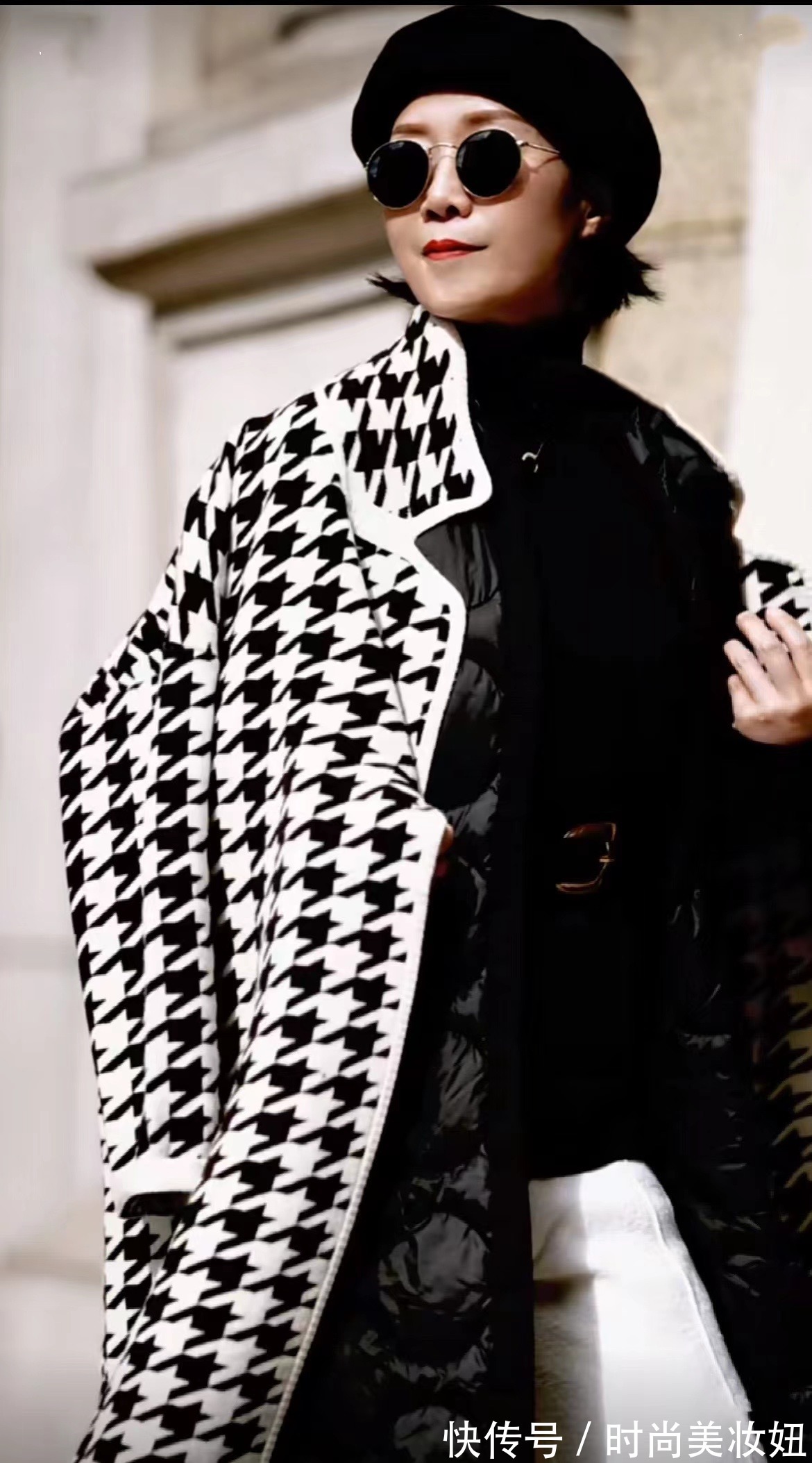 气质|这位50岁妈妈真时髦,靠穿搭打造高级气质,照穿优雅大气