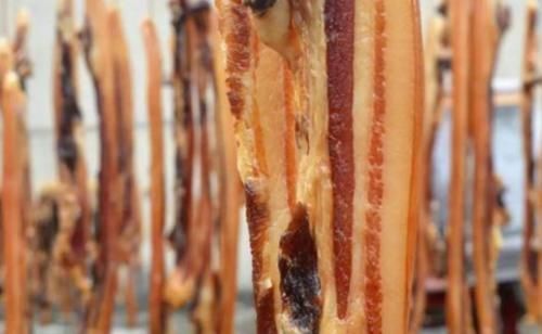 五花肉|腌腊肉，放多少盐合适？多加2样，腊香十足，筋道好吃，1年不发霉