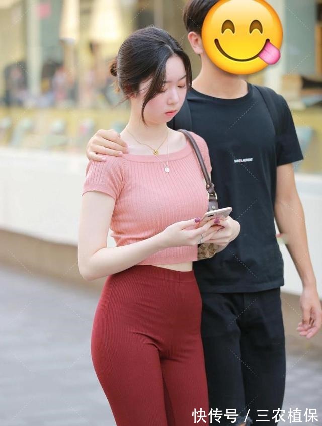 减龄 粉色青春减龄，红色热情似火，两者搭配，尽显复古气质！