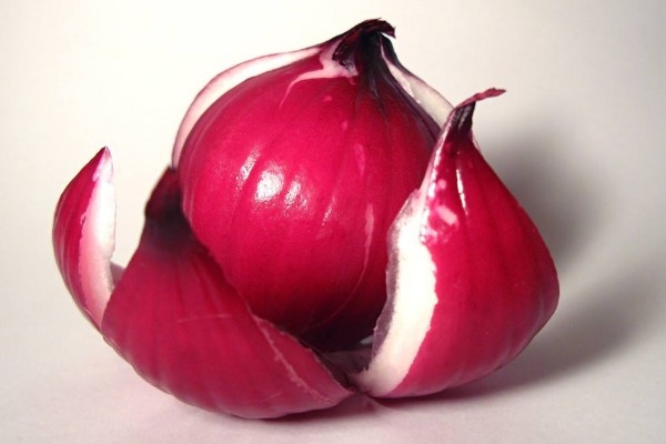 好处|洋葱是“血管清道夫”,常吃身体有3个好处,但有一个禁忌需留意