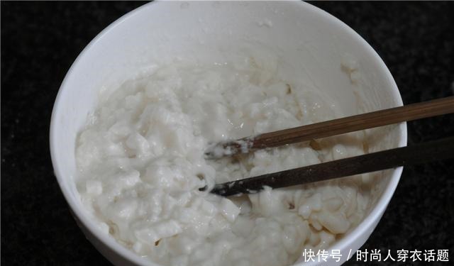  冬天到了这菜正当季，3块钱一斤，做成早餐，比包子馅饼都好吃！