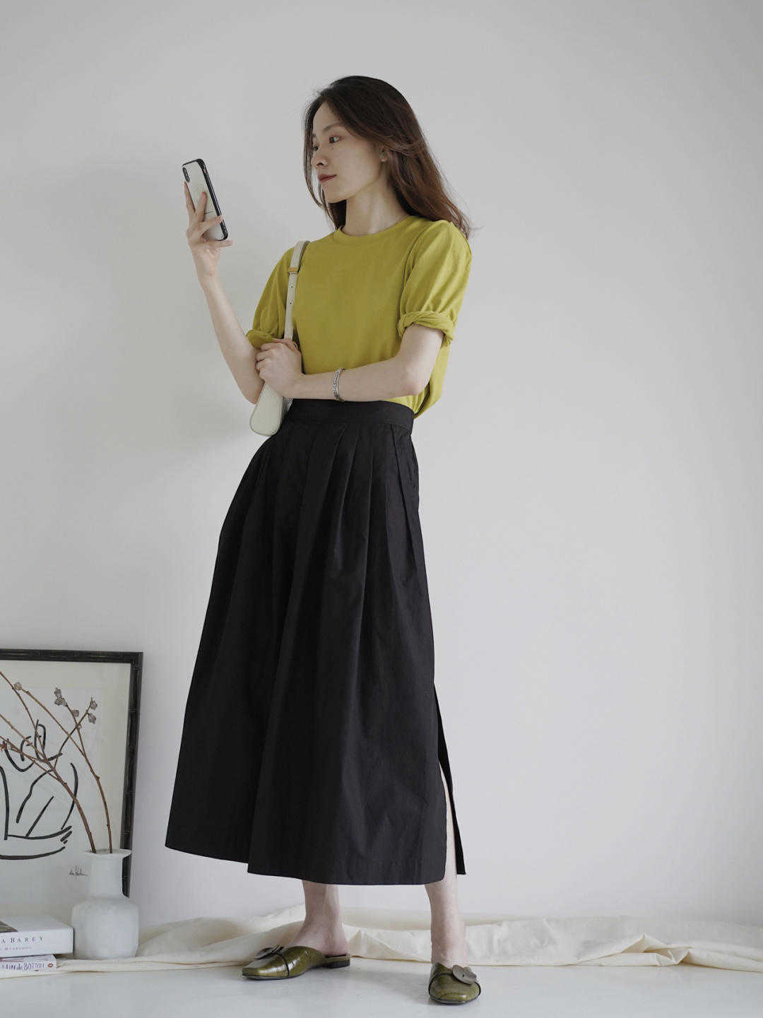 鞋子|秋季半身裙怎样穿好看,可以从上衣下功夫,发挥空间大