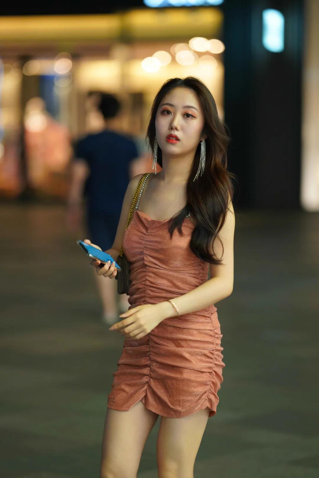 名字|街拍:这种裙子叫什么名字来着?谁能告诉我