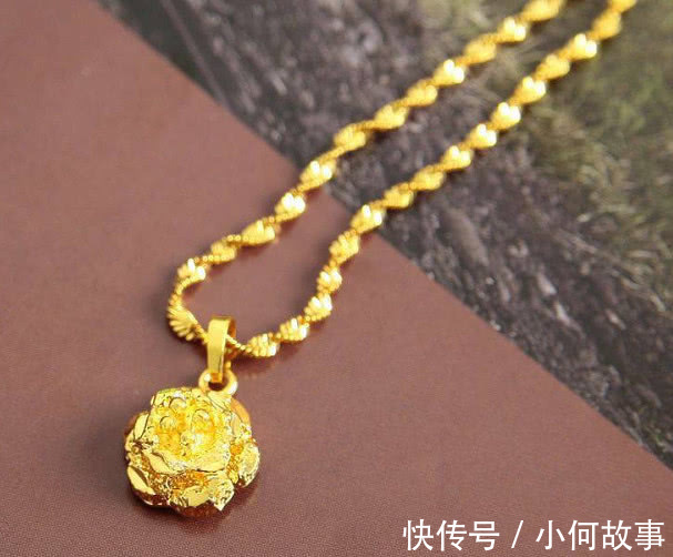 金店 买“金项链”时,专挑“3种”,金店老板一看碰见真内行了