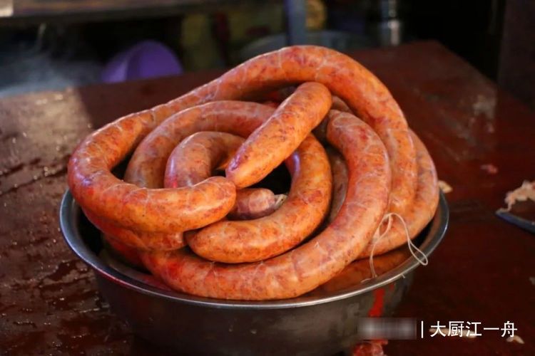 30年肉店老板教你在家做灌香肠，做法简单，一次就成功