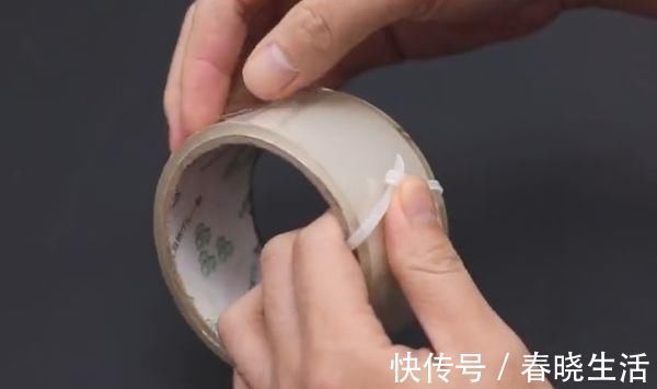 把扎带绑在筷子上，放卫生间，解决了很多家庭的烦恼，省钱又实用！