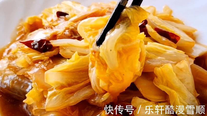 做醋溜白菜，除了会加醋，还要掌握4个技巧，脆嫩爽口下饭香