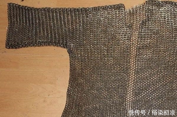 鉴定|号称刀枪不入的“软猬甲”现世,经鉴定是清代文物,可惜破损严重