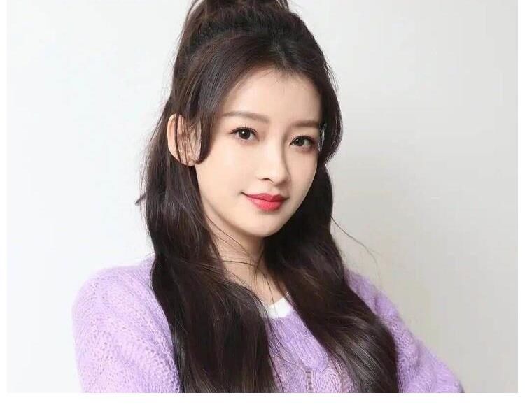 閃婚閃孕董子健，真不是為了當“京圈太子妃”？