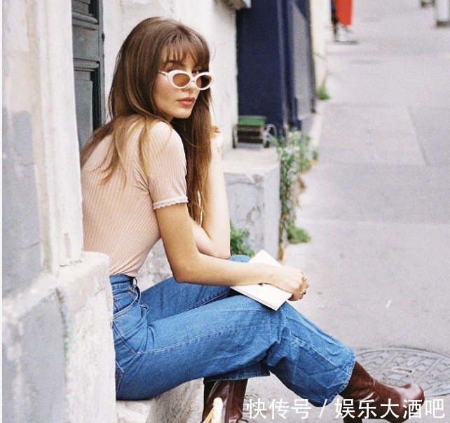 女人|穿衣挑剔的中年女人，风格上一般有以下3个相似处，建议照着搭配