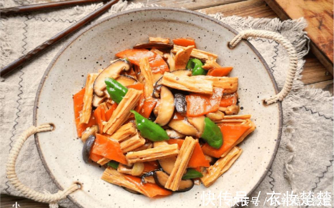 香菇烧腐竹|它是天然“补钙库”，隔三差五吃，荤素搭配营养足，补钙长高个