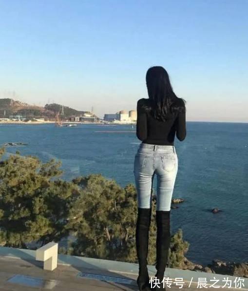 大长腿|39岁性感阿姨，拥有S型曲线身材，一双大长腿让人羡慕了