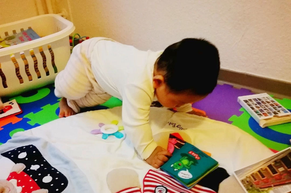 宝妈|宝宝会爬不会爬到底差在哪?明确这几点,让你的娃“领先”发育