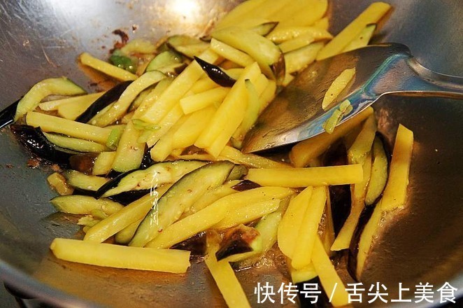 土豆|土豆和它才是“天生一对”，我家隔天必吃1次，不放肉比肉还香