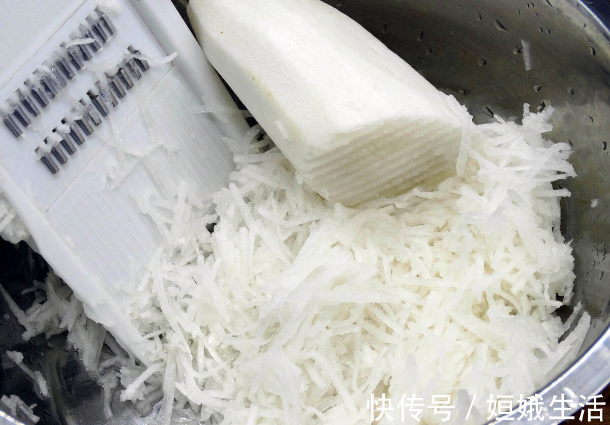 食盐|秋天多吃萝卜,教你好吃的萝卜馅饺子做法,鲜香美味又营养