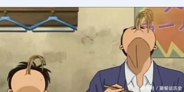 大力神杯|柯南中的奇葩姿势,第一个气死物理老师,最后一个气活牛顿!