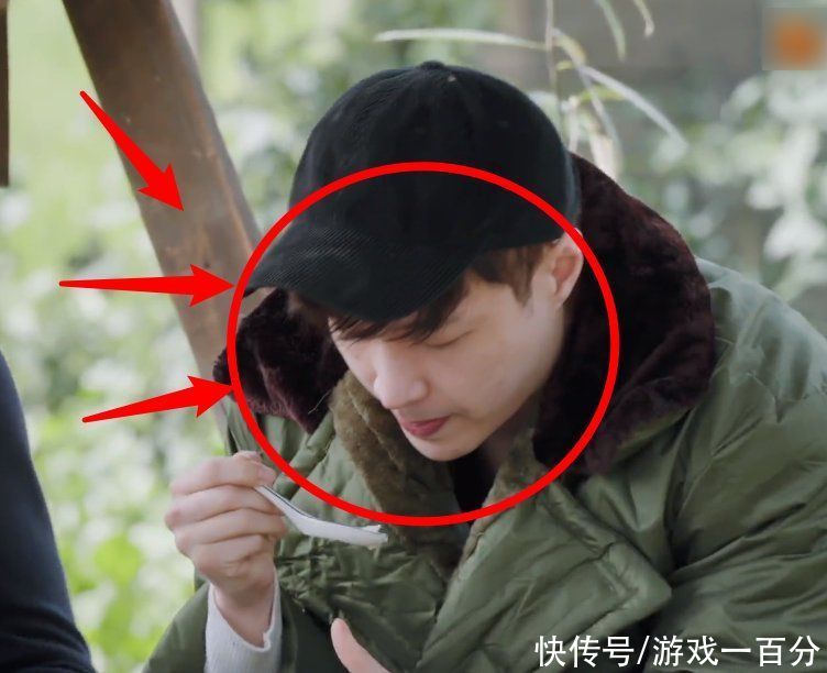 暖心|小O坐等张艺兴给自己投喂，看张艺兴的举动，像极妈妈在喂孩子