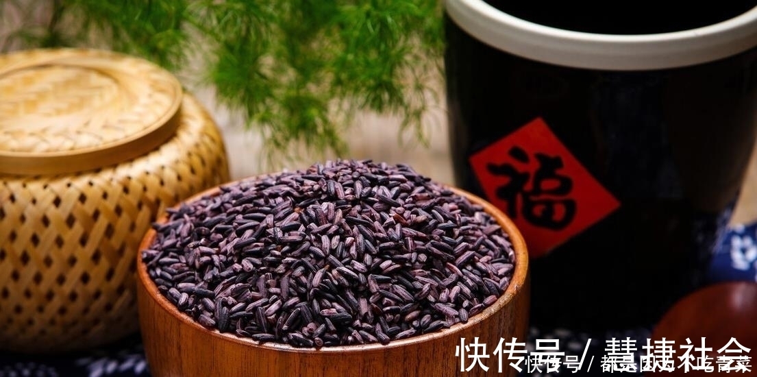 技巧|熬黑米粥时,别直接下锅,牢记2个技巧,粥又香又浓稠