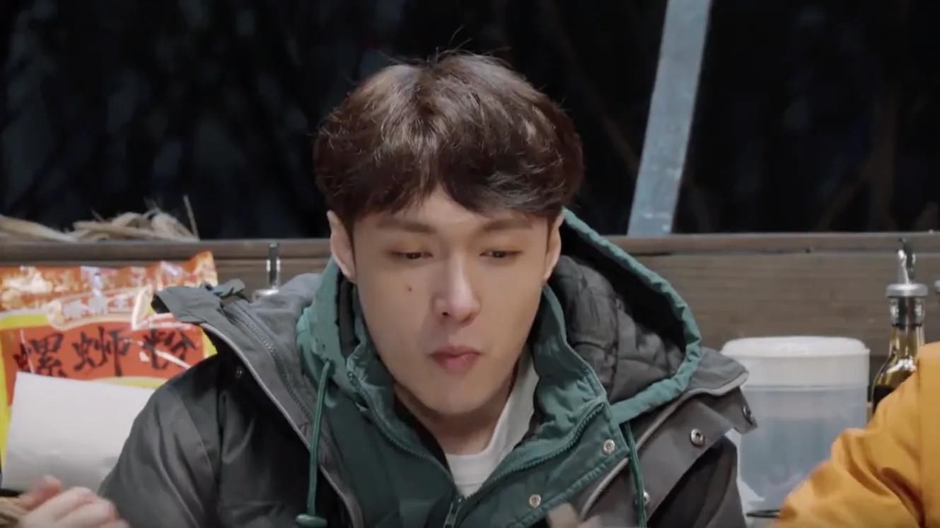 張藝興破相,到蘑菇屋第一天就受傷,節(jié)目組卻不敢公開(kāi)受傷過(guò)程