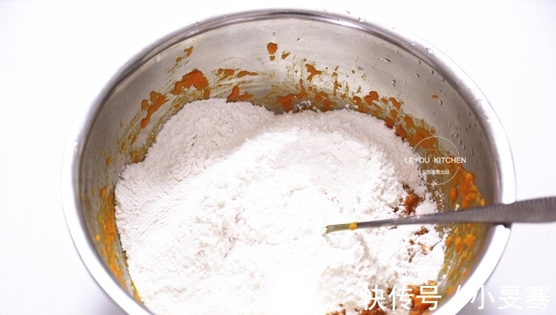 想吃|秋天的南瓜好吃不贵,做成汤圆,又甜又糯又滋补,隔几天就想吃