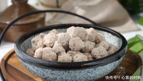 氽猪肉丸的正确做法,不腥不柴不用淀粉,香嫩弹滑,照做保好吃