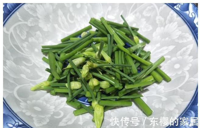 炒绿豆芽|炒绿豆芽时，多加1道蔬菜，味道好营养佳，家人很爱吃