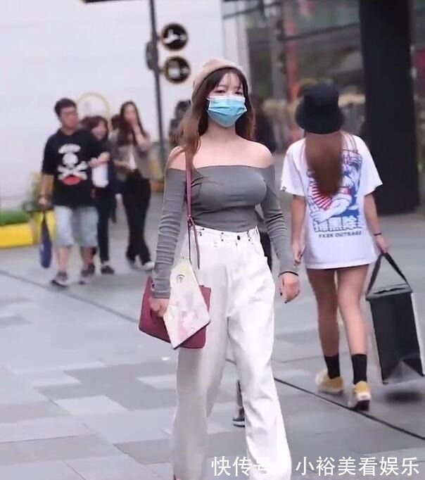 穿搭|休闲装都可以穿出时尚气质,一件t恤衫自带潮流气息