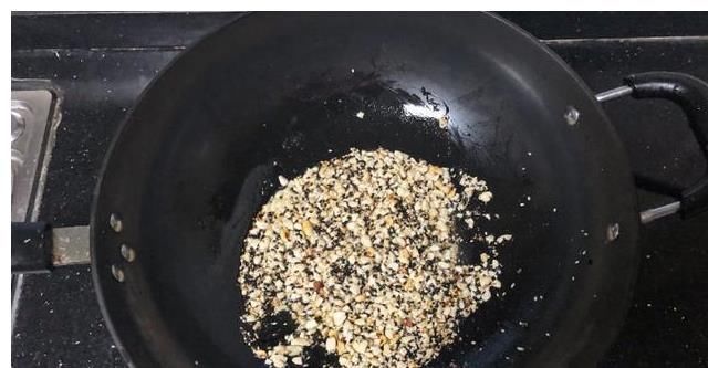 油茶|把1斤面粉简单炒一炒,一周早餐不愁了,早起冲一杯,暖心还暖胃