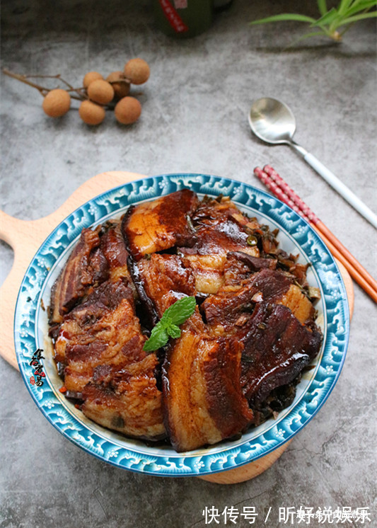 客家扣肉此做法，配菜比肉类还好吃，香香糯糯不油腻，下饭一级棒