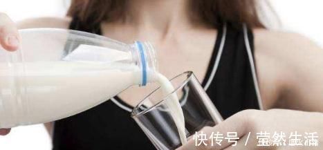 胰蛋白酶|牛奶究竟应早上喝还是晚上喝 营养师 大多数人都犯了3个错误