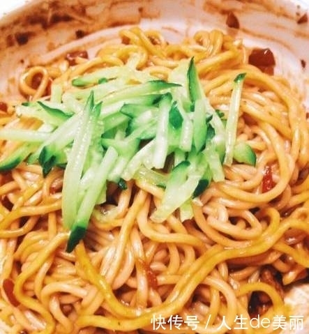 好吃|炸酱面最正宗做法,好吃又简单,老公直呼过瘾!