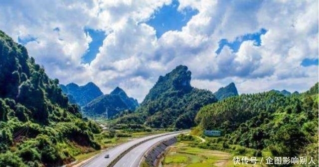 被外媒称为“天堂之路”的“最美公路”,我国合那高速公路当之无愧