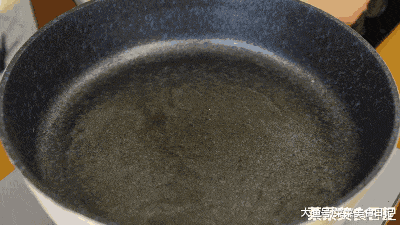 家用|别在街边买它了! 在家用平底锅就能做