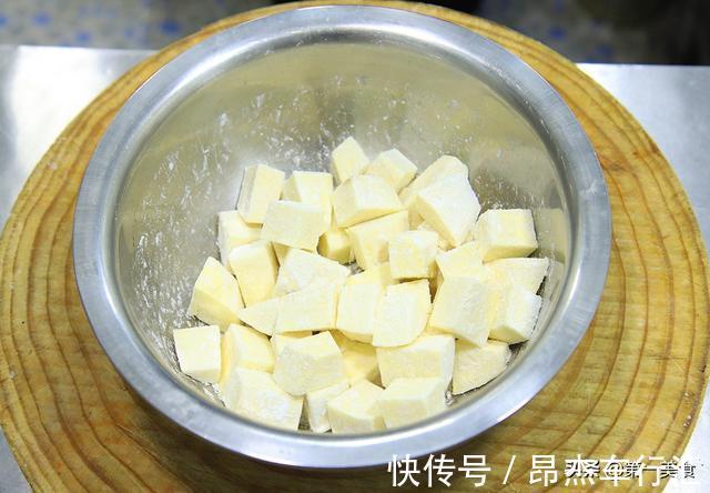 油温|红薯别只会烤着吃了，试试这道麻脸红薯，酥脆甜糯，越吃越想念
