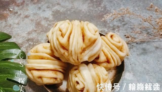 馒头吃腻了，试试这个面食，筋道咸香，连吃三个都不够