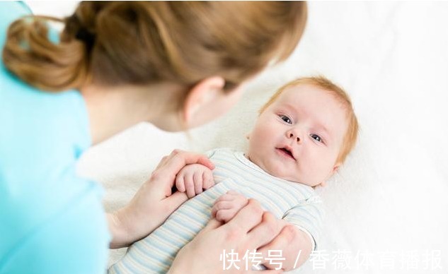人际交往|婴儿四个月非常关键,这样训练才能教出聪明宝宝