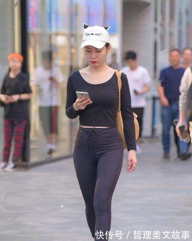 九宫格 黑色大圆领打底衫搭黑色打底裤，显瘦又有高级感，不沉闷有亮点！