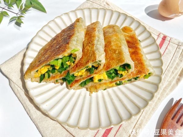 皮薄馅大|免揉面版韭菜盒子??皮薄馅大太好吃啦