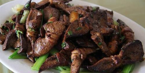 糖尿病人,不想血糖飙升,除了甜食,4类食物也应该趁早忌口