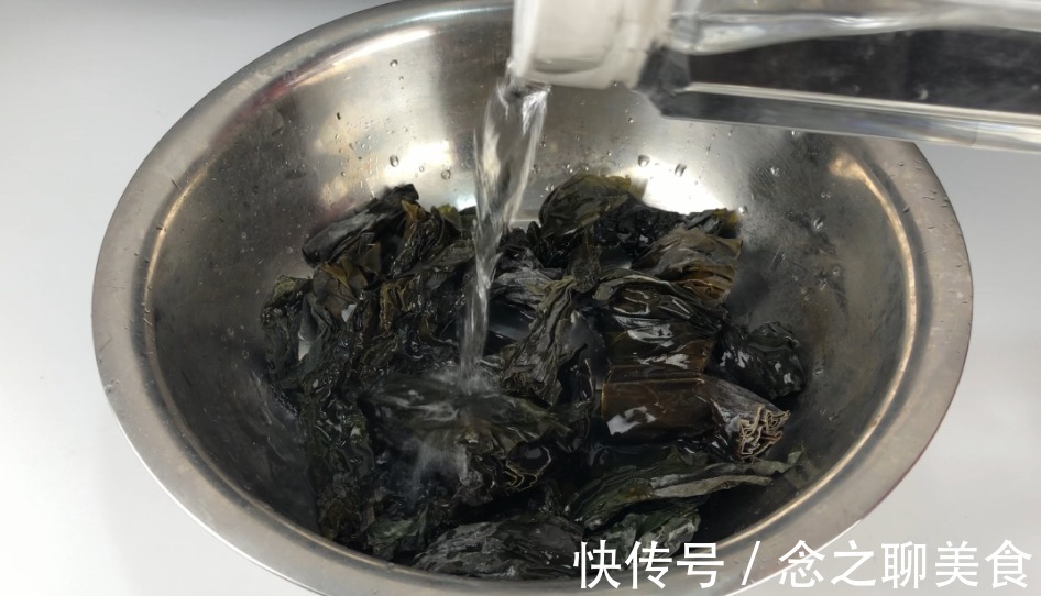碱性食物|泡海带时,别直接用水泡!再加这2步,快速泡软新鲜无腥味!