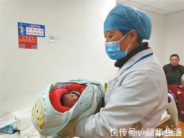 打法|同样是用包被裹孩子,为啥医生一裹娃就不哭,新手妈妈快来学