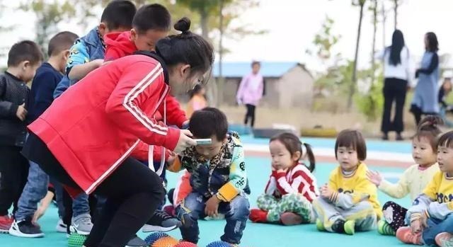 老人|“更喜欢外婆,还是更喜欢奶奶”孩子给出的答案,现实又讽刺