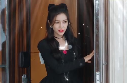 奔跑吧|奔跑吧：baby穿短裙，黃旭熙夸太美，蔡徐坤的嘀咕才是“真姐弟”